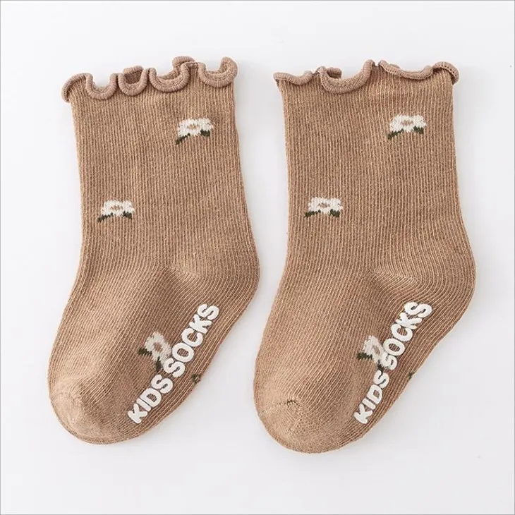 	Newborn Frilly Socks BROWN